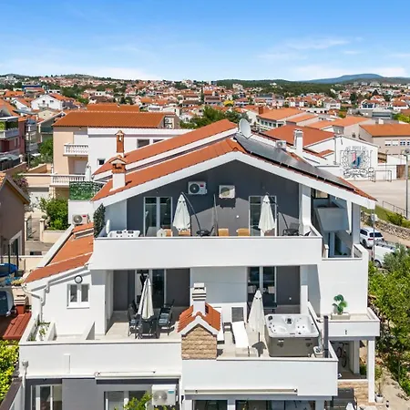 Holiday Home Vodice Séjour chez l'habitant *